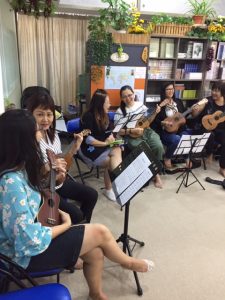 Ukelele-10